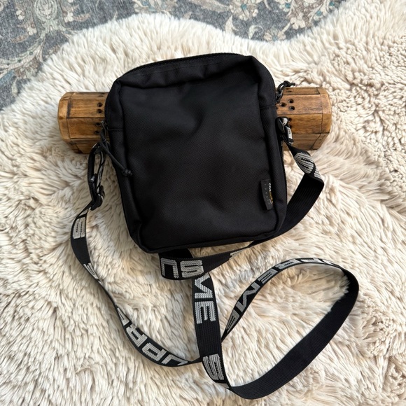 Supreme Cordura Black Crossbody Bag Unisex SS18 - Picture 9 of 13